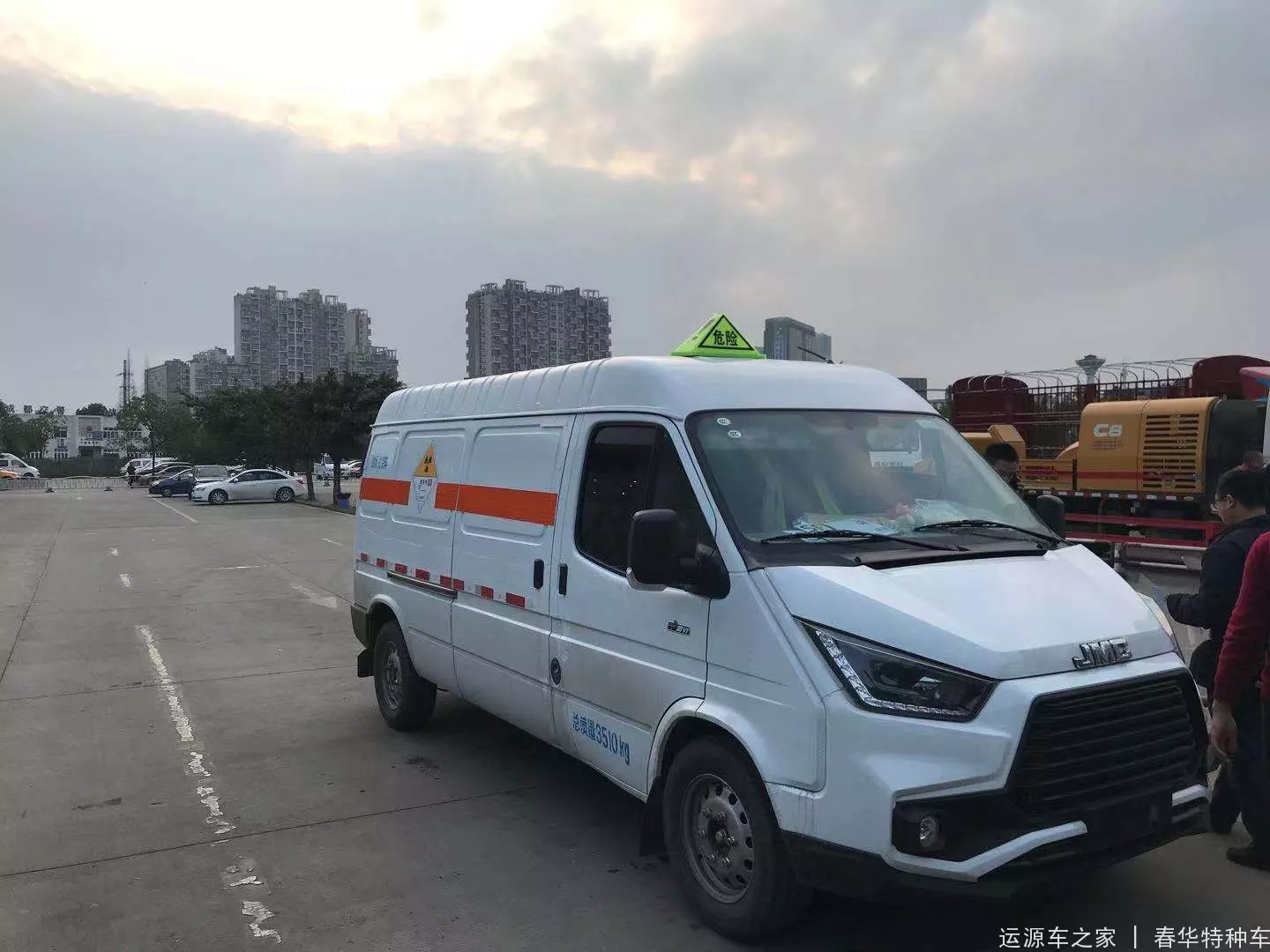 成都放药公司交车